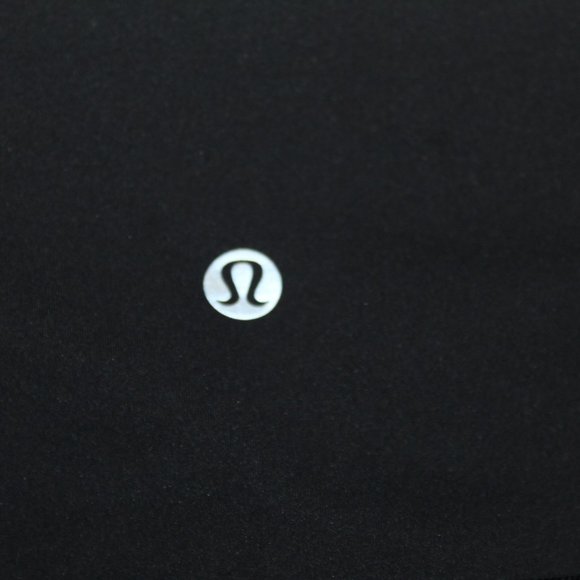 lululemon athletica Shoes - Lululemon In Movement Short *Everlux 2.5" Women 6